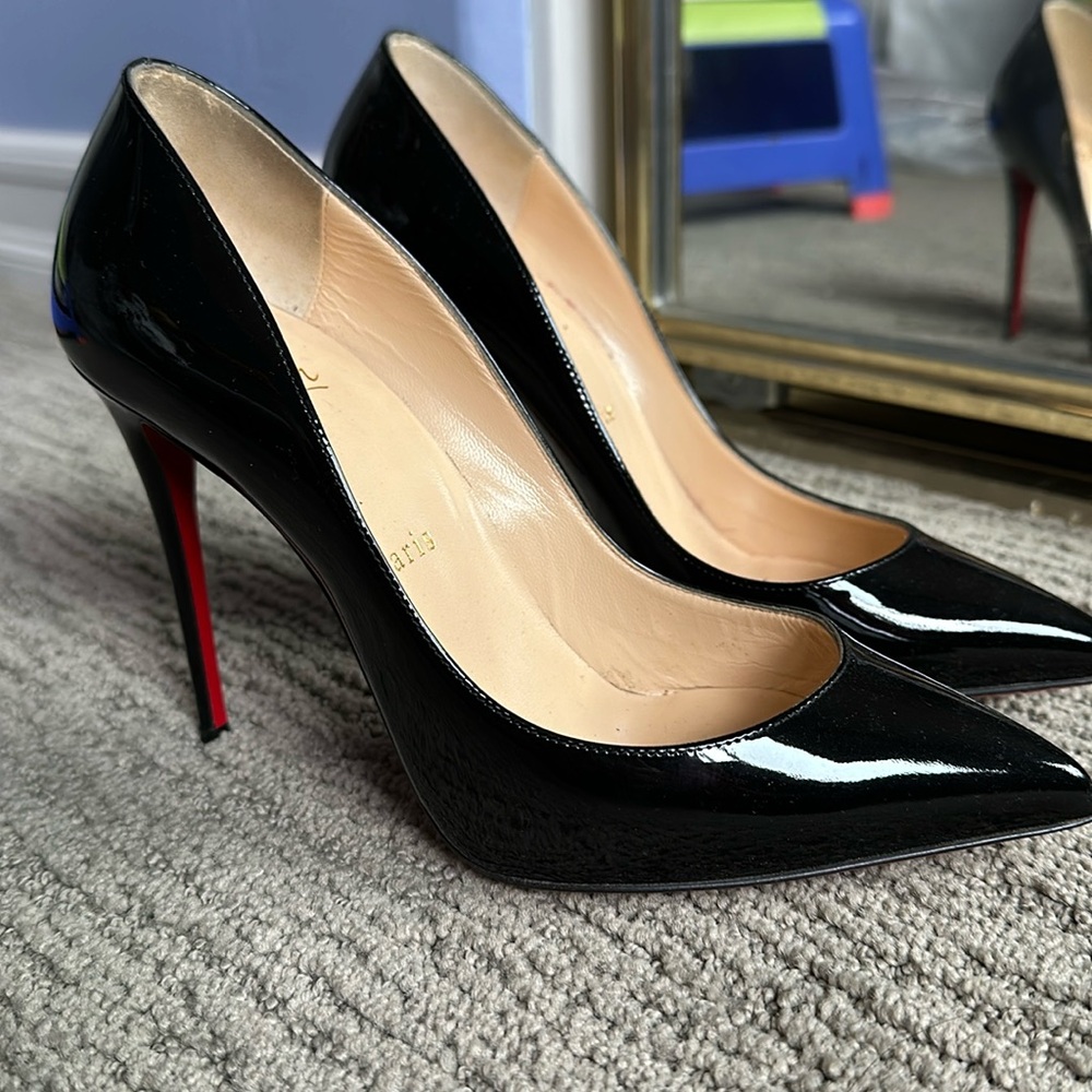 Louboutin So Kate Pumps S37